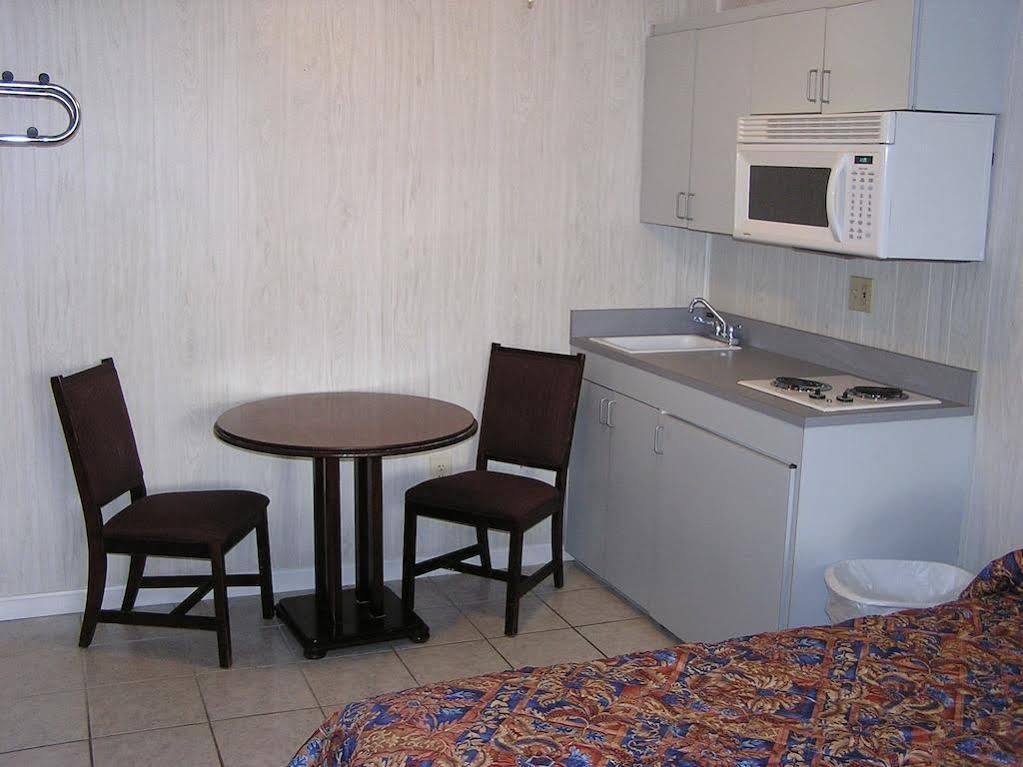 The Burgundy Inn Hotel And Apartments Motel