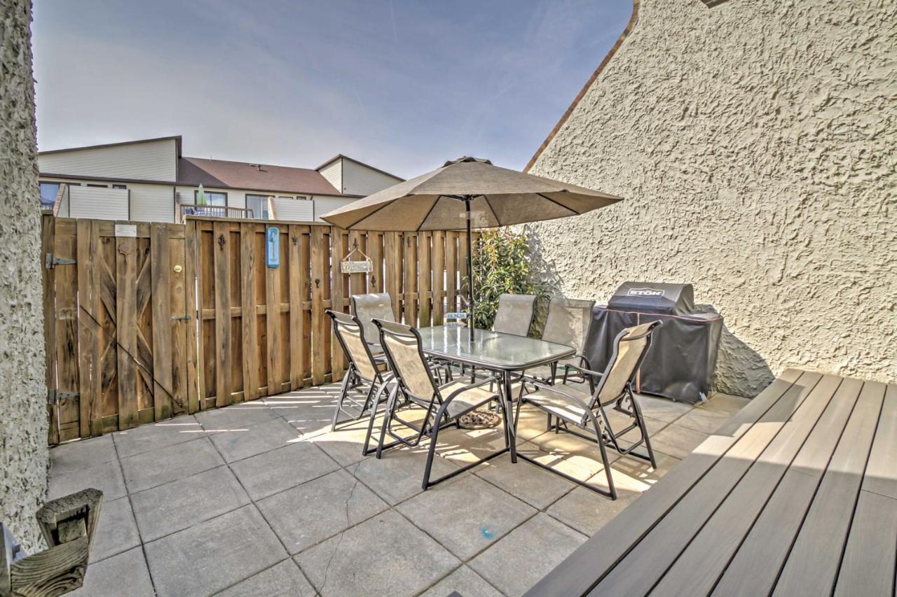 Ocean With Patio - Great Location Apartment